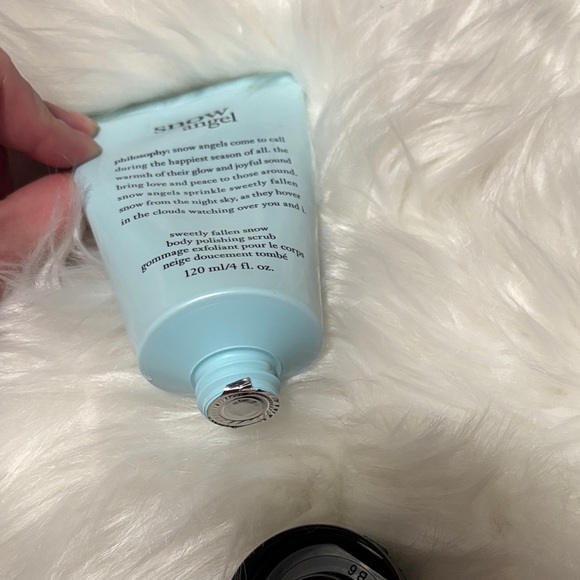 Philosophy Snow Angel Body Scrub - Refreshing Blue - Picture 2 of 2